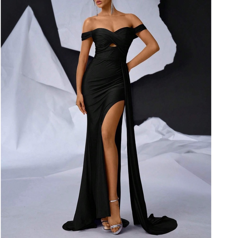 Elegant Off-Shoulder Black Evening Gown